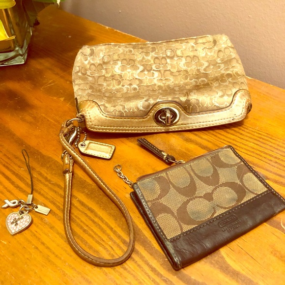Coach Handbags - Coach Vintage y2k glitter gold wristlet lurex